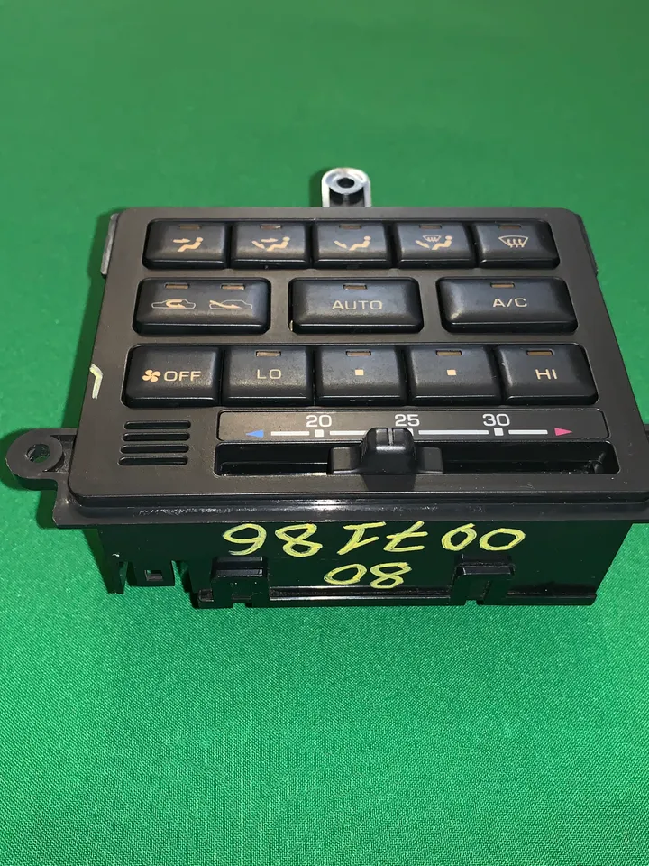 Climate control module for Toyota Land Cruiser 80 series dashboard OEM