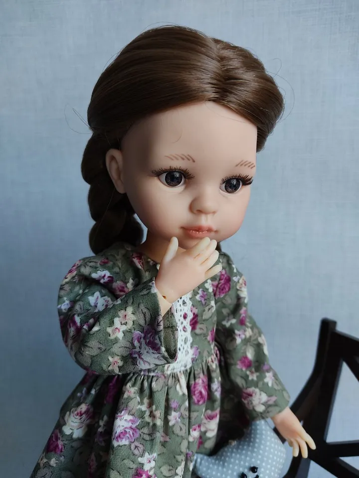PDF sewing pattern for Paola Reina dolls.