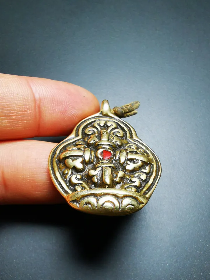 Gandhanra Antique Tibetan Buddhist Protective Pendant,A Tibetan Cross Vajra Amulet, 50 years old