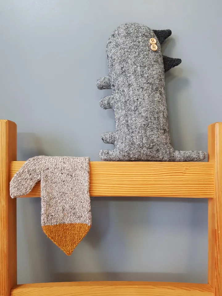 Grey cat sewing pattern PDF, digital tutorial in english, stuffed animal sewing diy