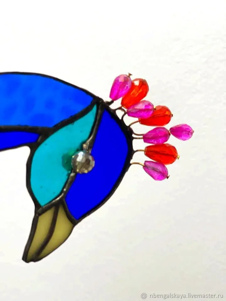 Peacock (Tiffany Stained Glass Art), Stained Glass Peacock – Tiffany Style Art, Elegant Tiffany Glass Peacock Wall Decor, Handcrafted Peacock in Stained Glass, Artistic Glass Peacock with Beaded Crest, Luxurious Stained Glass Bird – Peacock Design