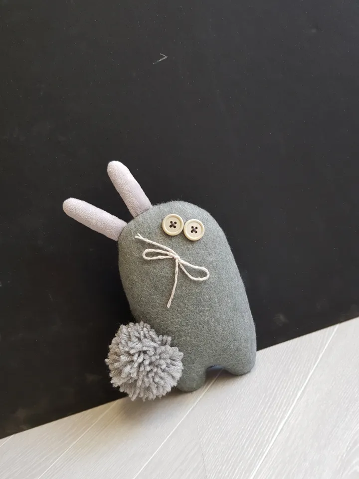 Easter Bunny sewing pattern PDF, digital tutorial in english, stuffed animal diy