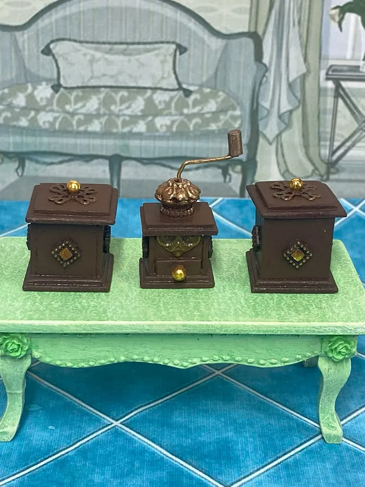 Doll coffee grinder. Dollhouse, Dollhouse Kitchen Set. 1:12.