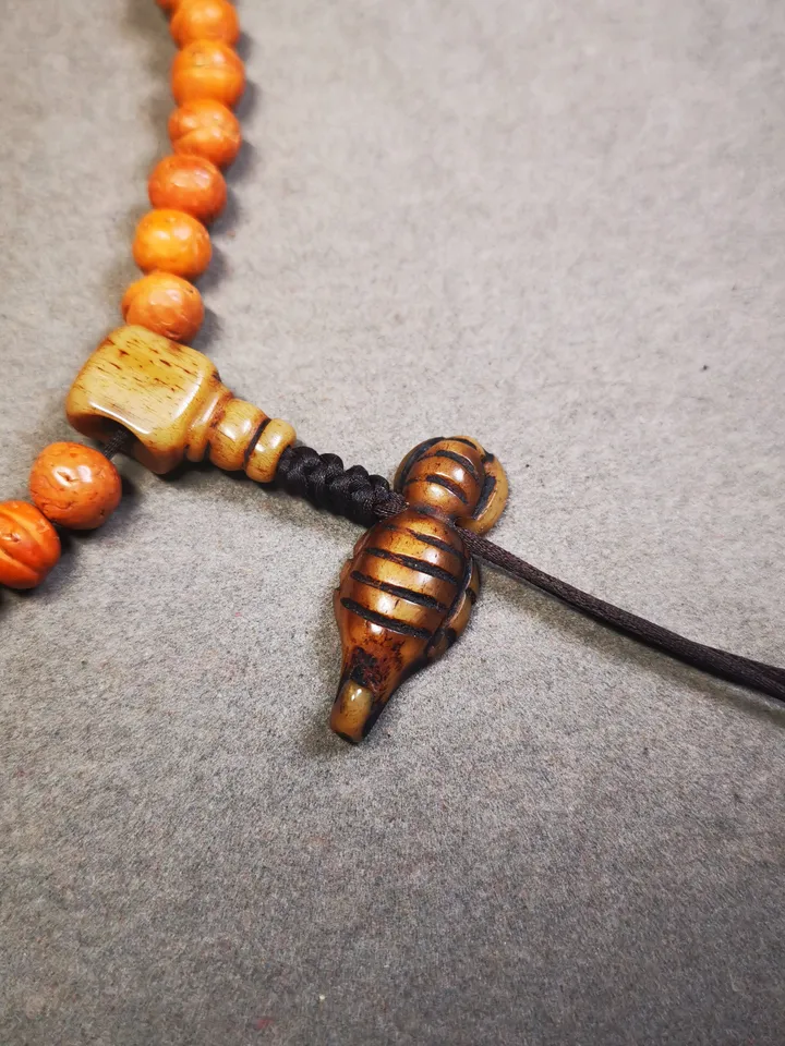 Gandhanra Handmade Tibetan Pendant Bead,Bone Carved Spacer Bead for Mala,Scorpion Guru of Padmasambhava Amulet
