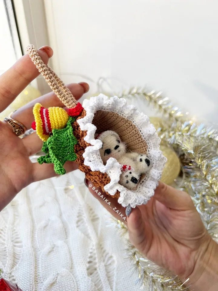 PDF Crochet Pattern Teddy Bear in Pine Cone, Small Toy Pattern, Animal Pattern, Amigurumi bear pattern, Christmas Amigurumi Pattern
