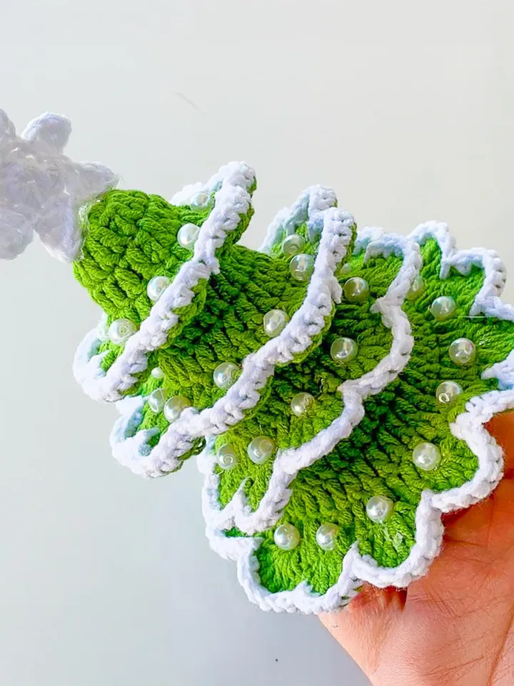 Crochet Christmas Tree Pattern, Beginner-Friendly Amigurumi Decor for DIY Holiday Decorations and Festive Gift Ideas