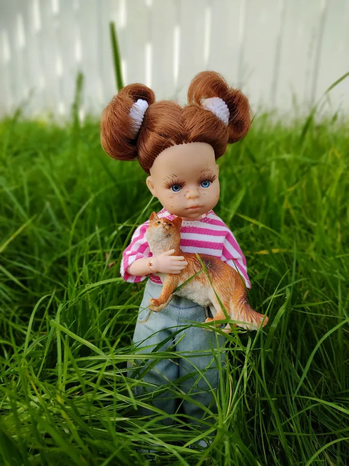 PDF sewing pattern for mini Paola Reina dolls.