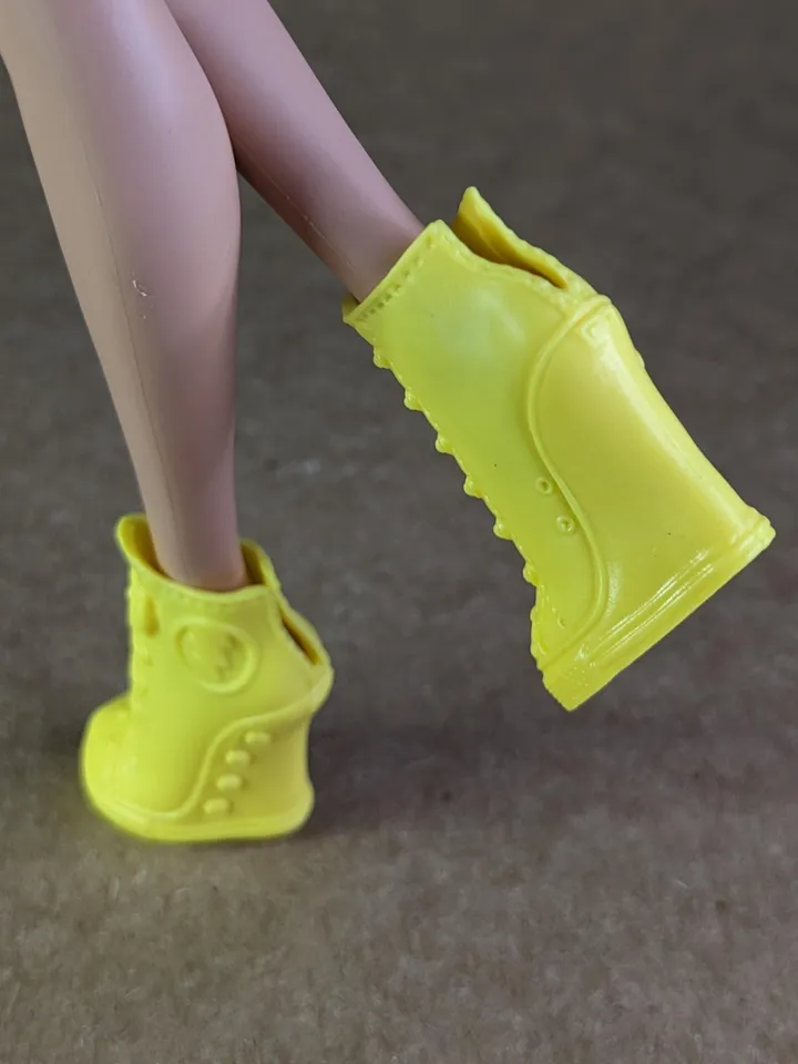 Yellow wedge heel boots for 11 inch female dolls (MH g1, g2 or EAH)