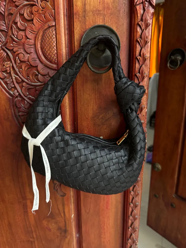 Small classy genuine leather round shoulder bag with knot / evening purse /lambskin small evening bag / gift for her / handmade bags