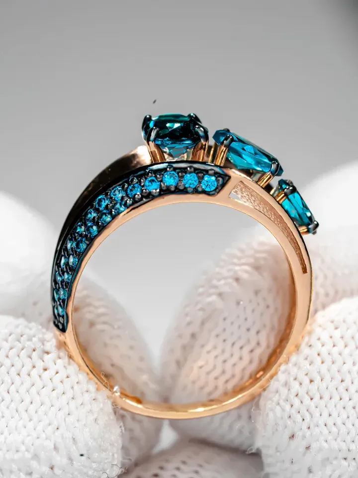 Ring Silver gold plated 925 assay value with London topaz and blue cubic zirconia