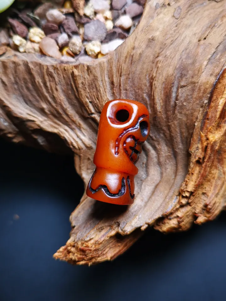 Gandhanra Tibetan Amulet,Yak Bone Carved Skull Sītavana Pendant, Hand-carved Skull Pendant for Prayer Bead/Necklace