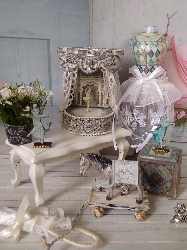 Miniature puppet theater for doll houses.Illuminated theater.1:12 scale.