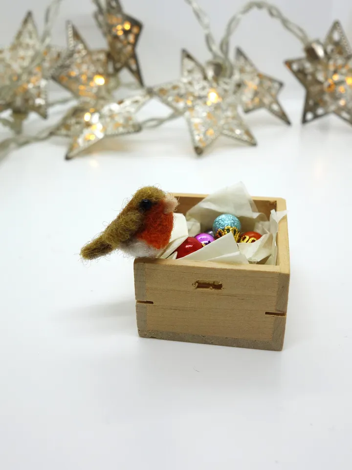 Tiny needle felted robin, miniature bird, made to order
