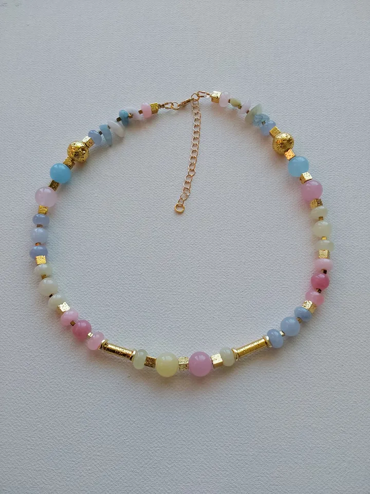 Choker, necklace, beads made of natural stones. Beryl and volcanic lava, tinted in the color "gold". 43-50 cm.