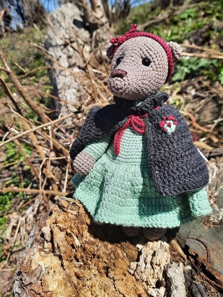 Amigurumi teddy bear crochet pattern. Teddy bear girl in vintage dress crochet pattern