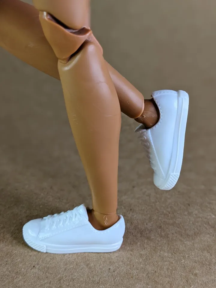 Classic white low top sneakers with laces for 1/6 scale male dolls
