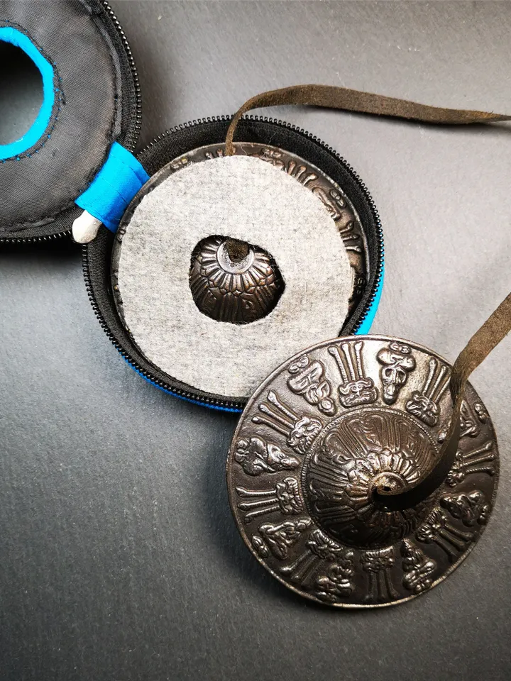 Gandhanra 9.5cm Tibetan Cymbals, Tingsha Bell,Buddhism Ritual Implement,Handmade in Nepal,Special Buddha Pattern