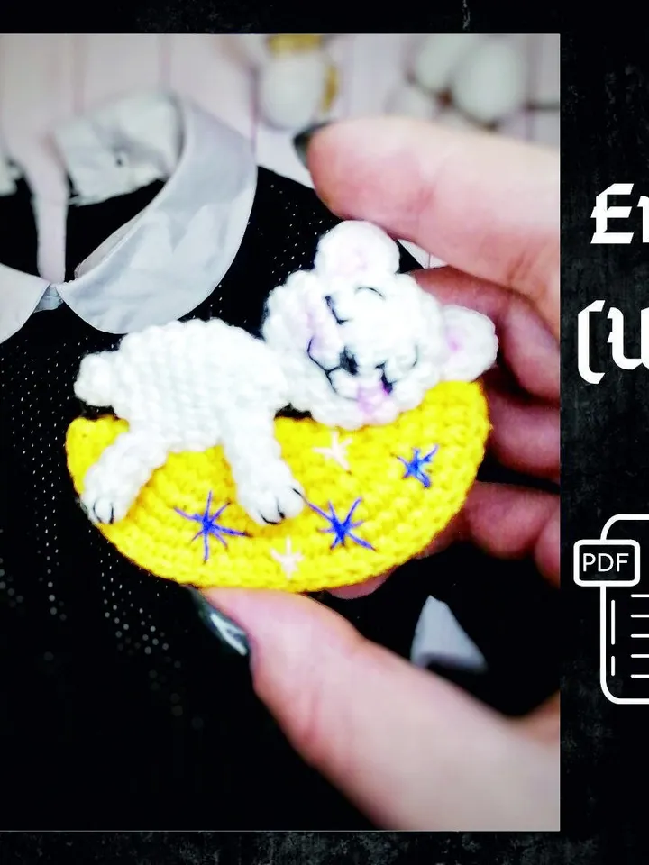 PDF Crochet Pattern Teddy Bear Brooch, Sleeping Bear Amigurumi, Small Crochet Toy Pattern DIY Amigurumi Animal Gift Idea Cute Crochet Brooch