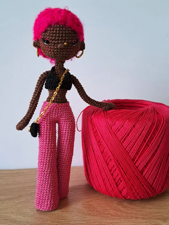 Dark skin crochet doll. African american doll in pink. latina doll. Crochet african doll, miniature doll.