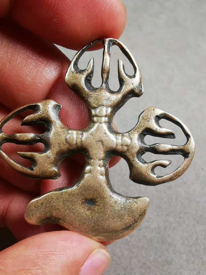 Gandhanra Antique Tibetan Amulet,Cross Vajra Kartika(knife of the dakinis) Pendant,Trantic Buddhism Dharma Ritual, Made of Lima Brass