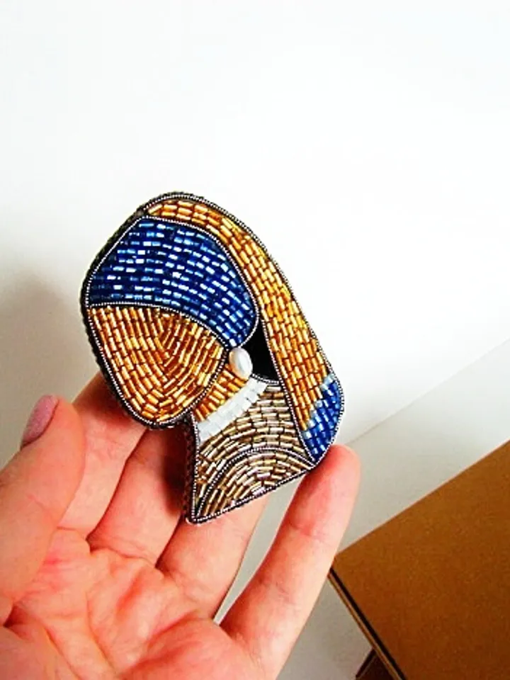 Girl with a pearl earring brooch, embroidered brooch, beaded brooch, art pin, jewelry design