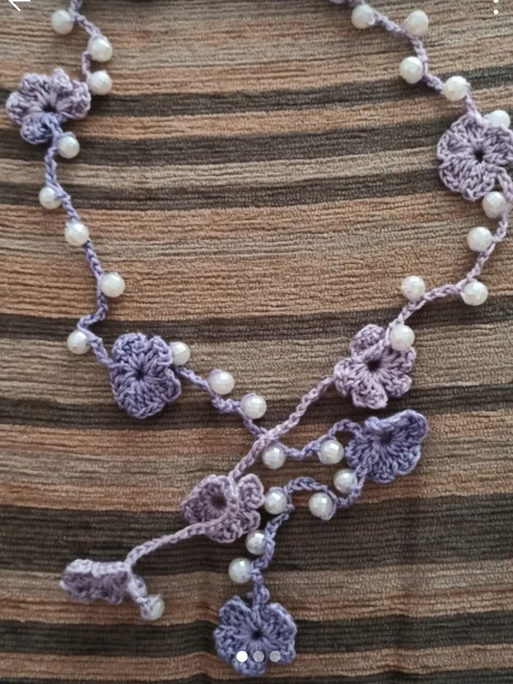COLLAR DE FLORES