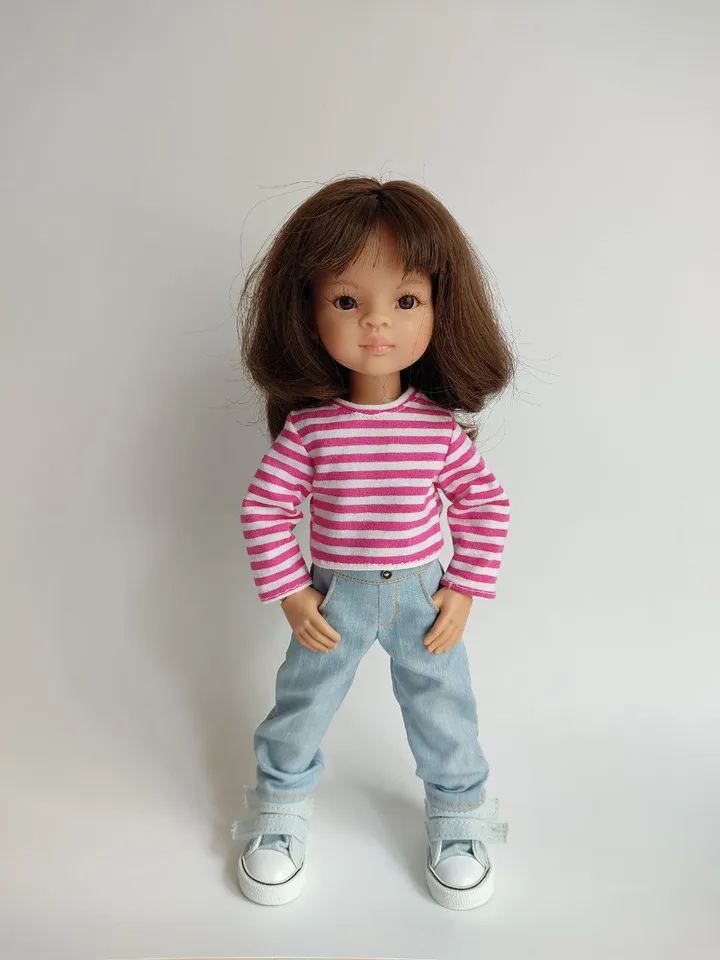 Pdf sewing pattern for Paola Reina dolls.
