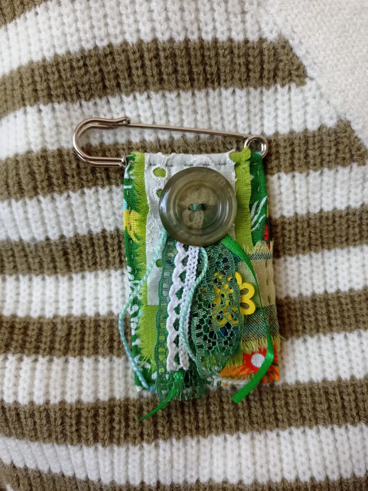 Textile Brooch Kilt Pin