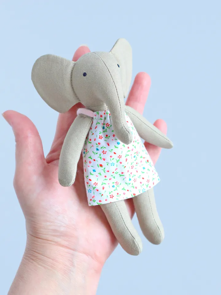 PDF Sundress for Mini Dolls FREE Sewing Pattern