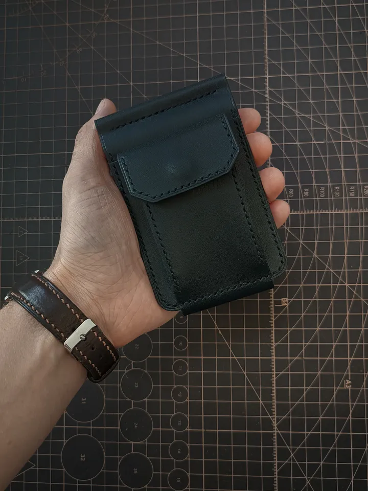 Pattern of a Money clip wallet with coin box and clasp with button - Leather wallet pattern - Download PDF