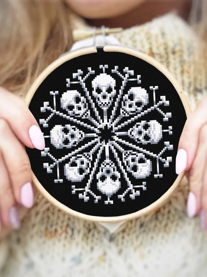 Skull snowflake cross stitch pattern download PDF Gothic Christmas cross stitch Small spooky embroidery, Gothic decor, Beginner stitch #N53