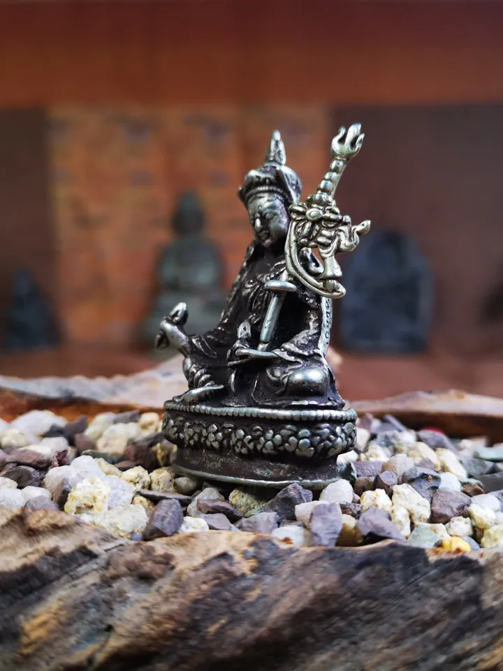 Lotus Born-Guru Rinpoche,Gandhanra 13 Types Retro Handcarved Mini Brass Tibet Tantric Buddha Statue,Top Collection Figurine Amulet