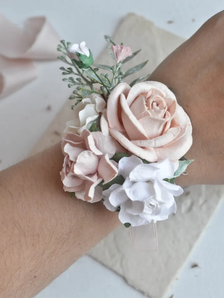 Pale pink wrist corsage, blush bridesmaids corsage, flower bracelet, flower wedding, blush pink wedding, wrist corsage