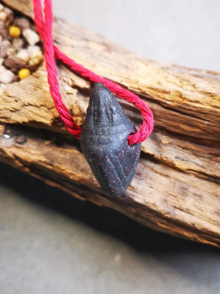 Gandhanra Old Tibetan Niang La Tsa Tsa Statue Amulet, Made of Tibetan Herbal,Small Stupa,Pagoda Pendant,50 Years Old