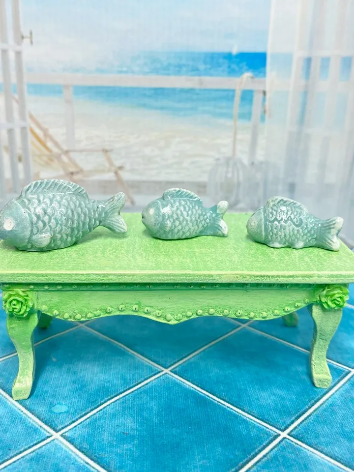 Vintage ceramic figurines for a dollhouse. 1:12. Mini figurines for a doll. Dollhouse accessories. Ceramic fish.