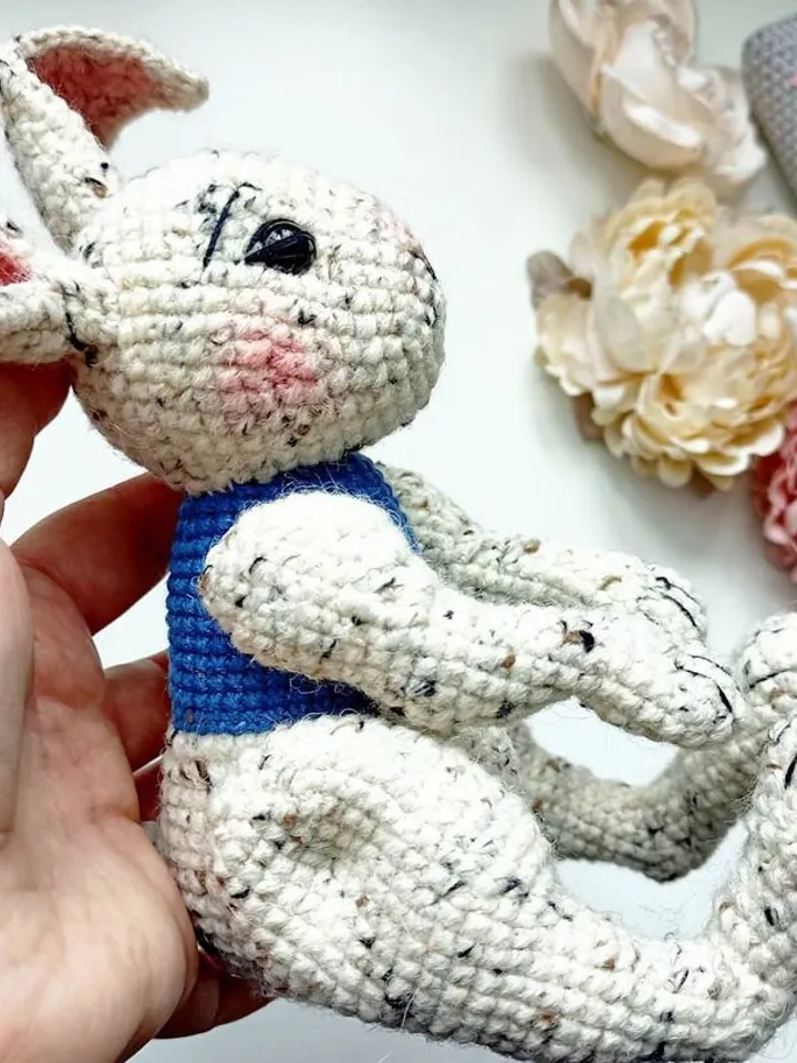 Crochet pattern White rabbit with clock