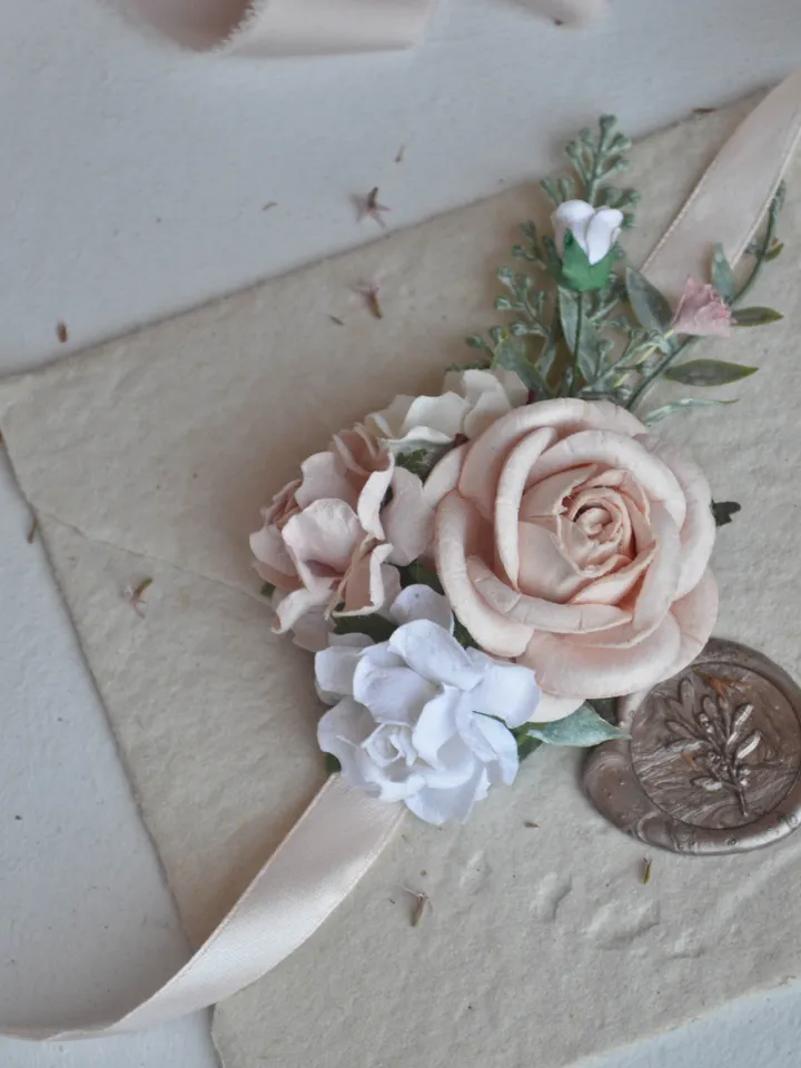 Pale pink wrist corsage, blush bridesmaids corsage, flower bracelet, flower wedding, blush pink wedding, wrist corsage