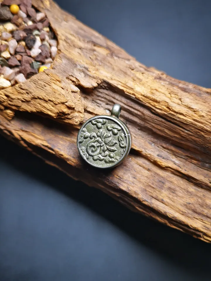 Gandhanra Antique Handmade Gau Ghau Shrine, Mini Tibetan Buddhist Altar Amulet Pendant
