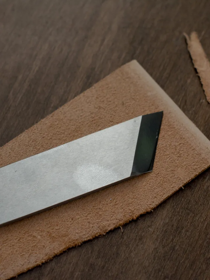 Leather Skiving Knife: Handmade Kiridashi Saddle Knife