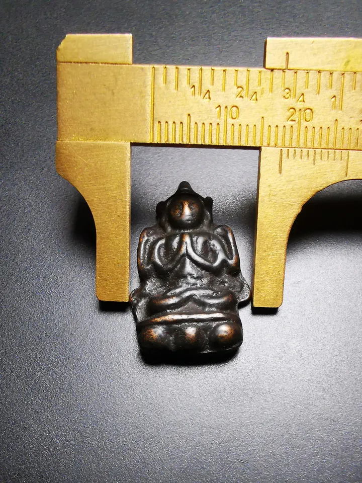 Gandhanra Antique Tibetan Thokcha Amulet Pendant,Chenrezig,Four Armed Padmapani, Made of Thokcha,Mini Size
