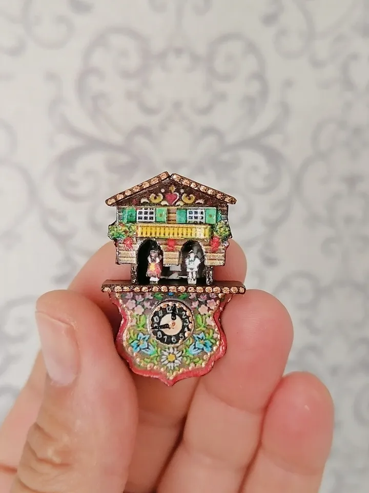 Dollhouse clock. Scale 1:12