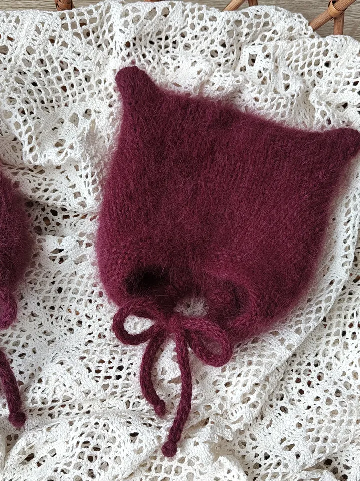 Baby hat. Baby bonnet. Hand knitted kitten bonnet. Kitty Kat hat. Vintage Bonnet