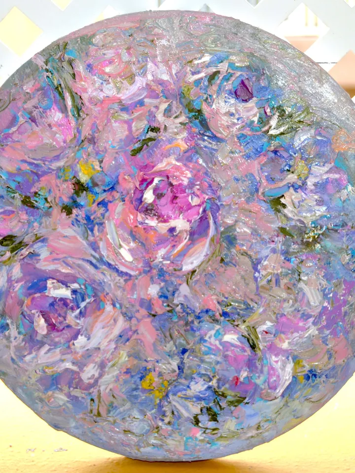 Abstract roses painting on round canvas, roses painting on canvas, impasto style impressionistic painting, unique handmade gift.
