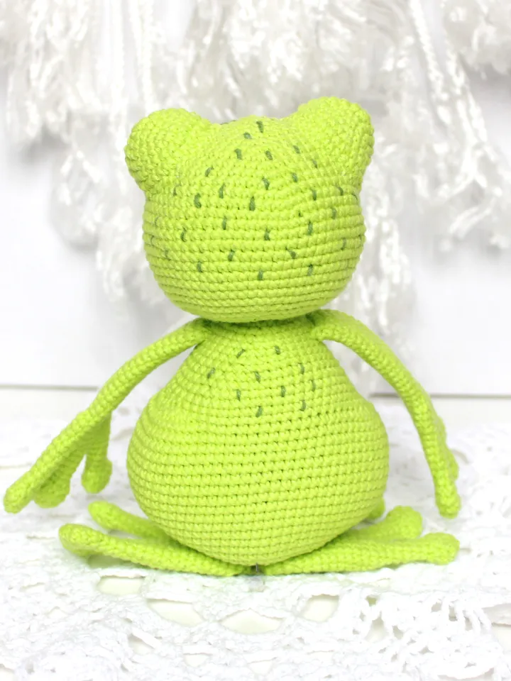 Crochet frog pattern PDF in English Amigurumi cute frog stuffed toy with heart Valentine's Day