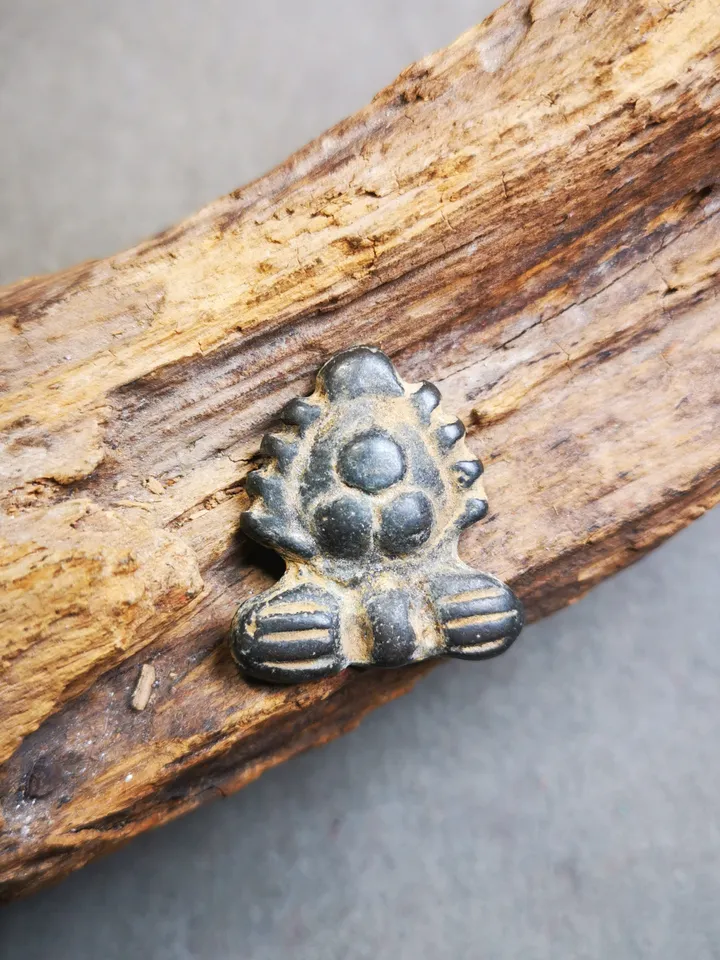 Gandhanra Antique Tibetan Buddhist Amulet Badge,Triratna,Mani Jewel/Wish-Fulfilling Cintamani,Nandipada Pendant Stamp,60 Years Old