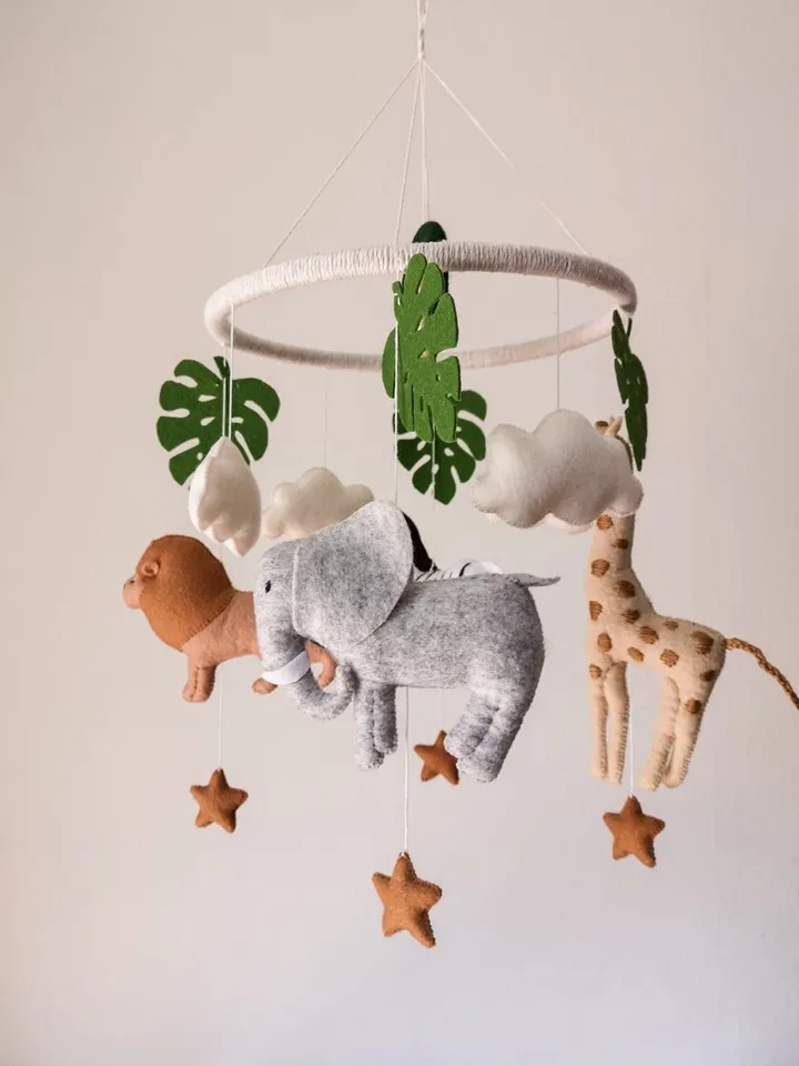Felt Jungle nursery mobile, baby animal mobile, jungle theme nursery