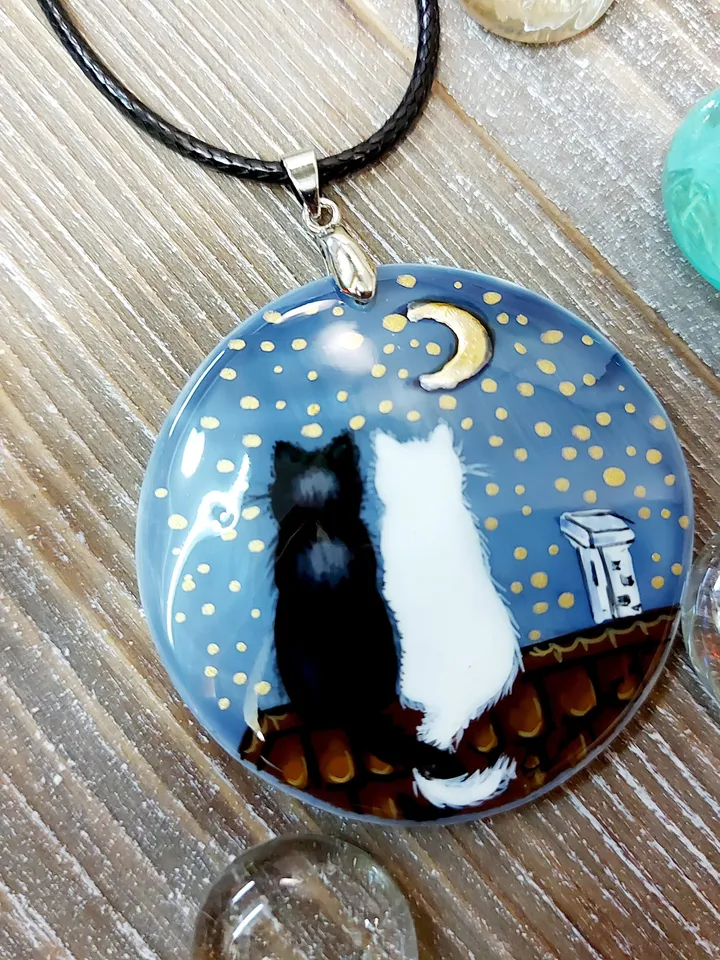 Pearl pendant necklace: Cat Couple on roof at starry night. Painted mother of pearl pendant for lovers. Elegant romantic everyday jewelry