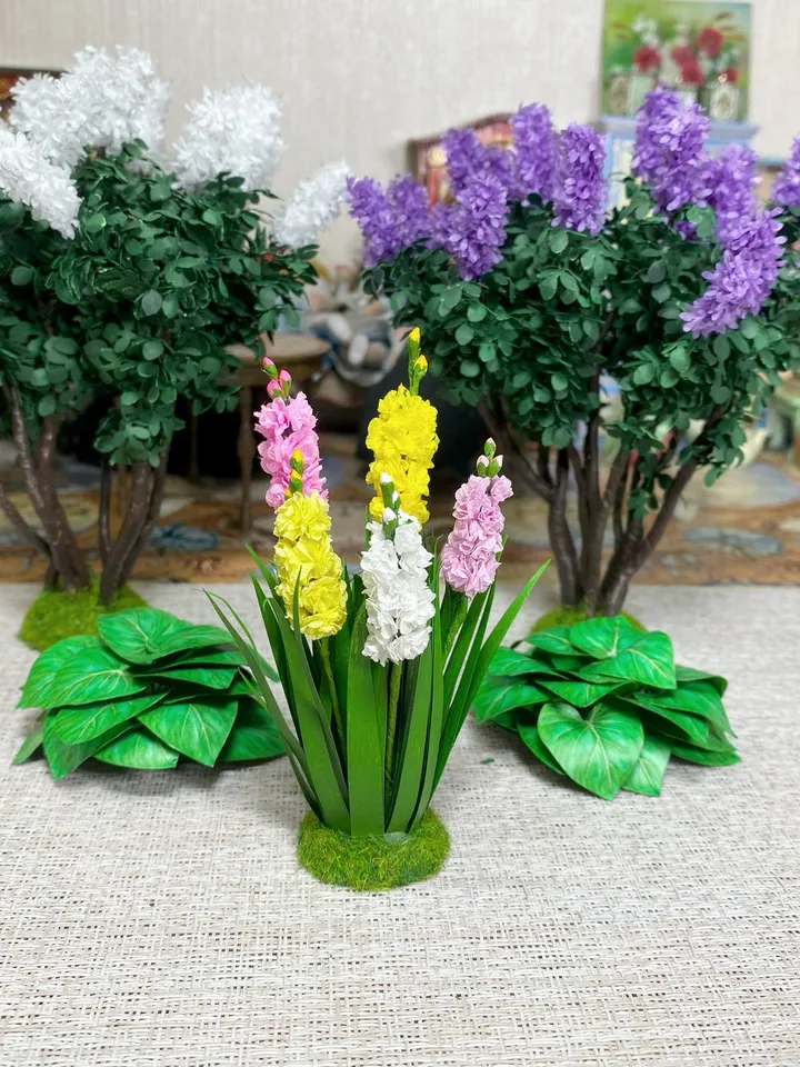 Flowers for a doll's garden in 1:12 scale. Dollhouse miniature.