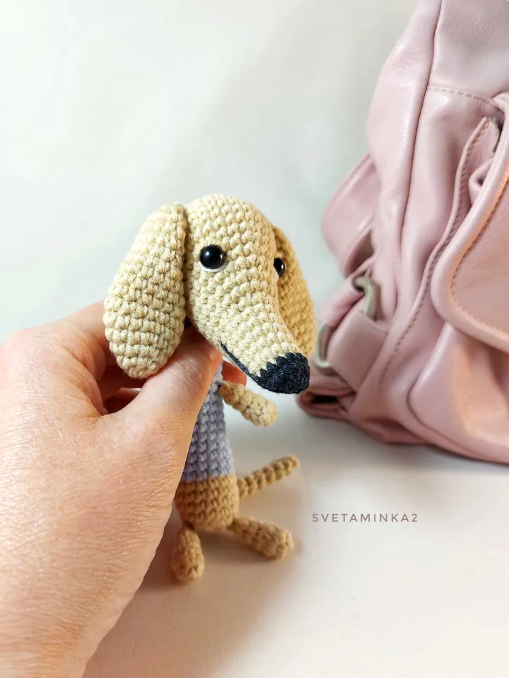 Dachshund Crochet Pattern. Crochet Keychain, Bag Charm. Amigurumi Sausage Dog/ Wiener Dog Pattern. Digital Download. PDF.