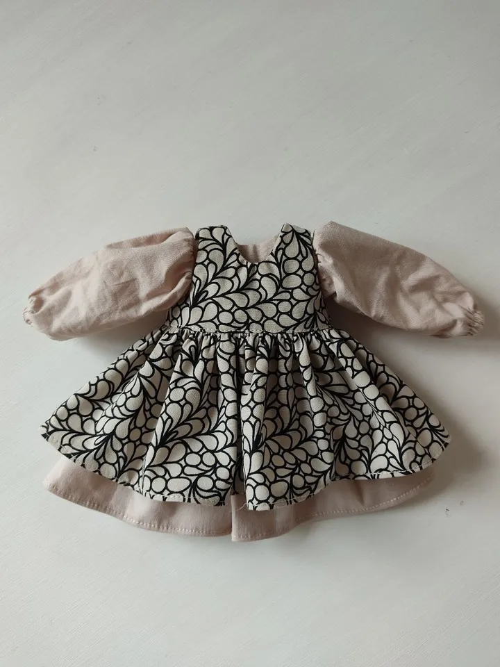 Sewing pattern for Siblies dolls.